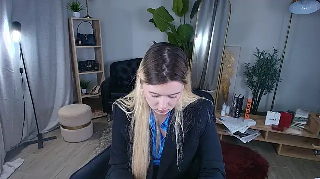 CelestineMauriac Chat XXX in diretta