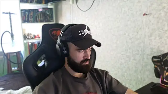 Chat +18 de _Serious_Man ao vivo