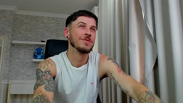 Chatroom XXX en direct de JonahShaw