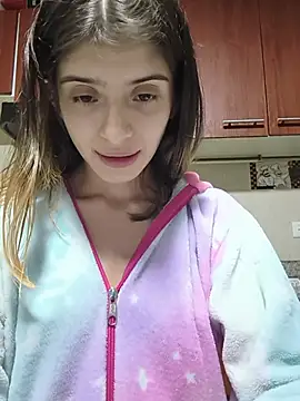 KratosAfroditacs' Live XXX Chat