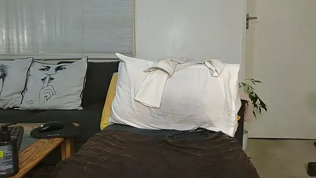 ModelZoee's Live XXX Chat