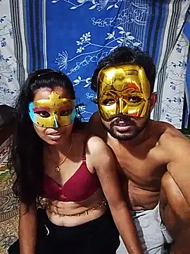 Hot_Urvashi_ Live XXX-chat