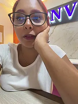 دردشة Cherry_rousse الجنسية المباشرة