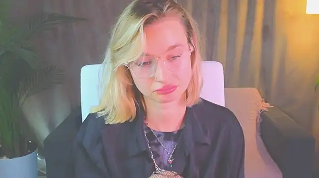 צ'אט XXX בשידור חי של NoraMoreau