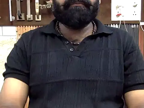 Czat XXX na żywo – hairy_indian_dad