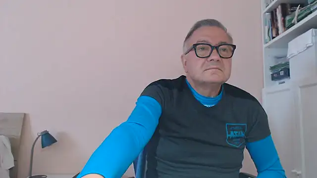XXX chat uživo modela YOU6me