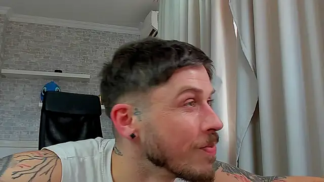 Živý XXX chat JonahShaw