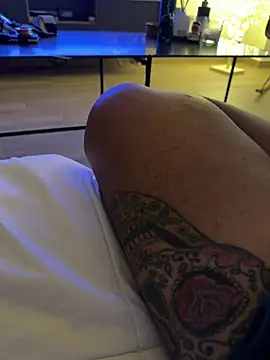 Mike69F XXX чат на живо