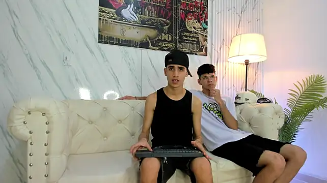 XXX chat uživo modela COOL_BOYS2