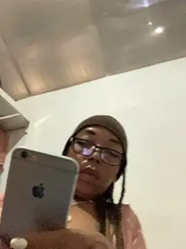 Ladyzee25n Live XXX chat