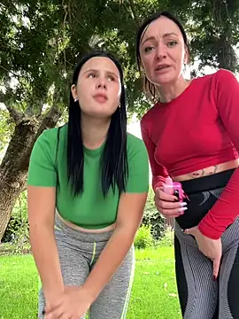 CherryBombs- Live XXX Chat