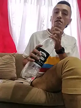 Czat XXX na żywo – TuCanero23cm