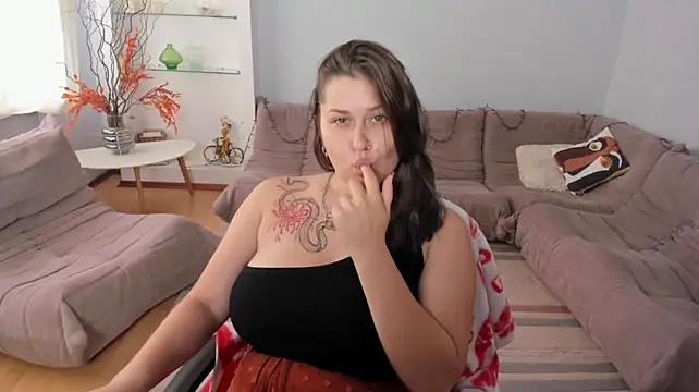 NoraLiin Chat XXX live