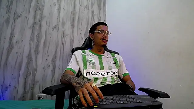Chat XXX ao vivo de Tayson_Hot