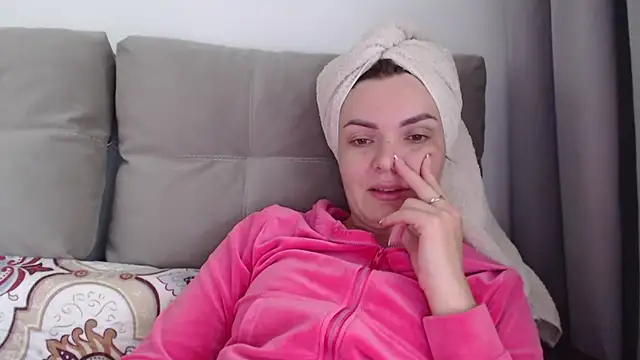 Chat +18 de Isabelitta333 ao vivo