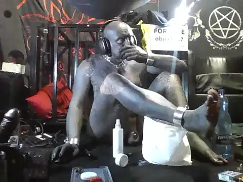 XXX chat uživo modela wormobject