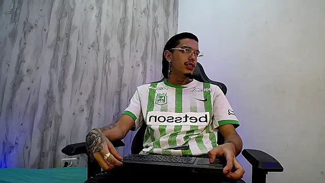 Chatroom XXX en direct de Tayson_Hot