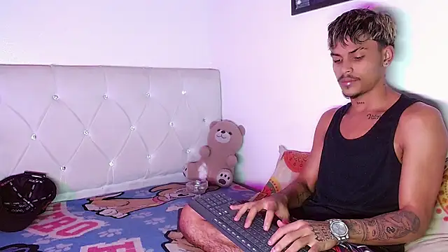Angel_foxc13のライブXXXチャット