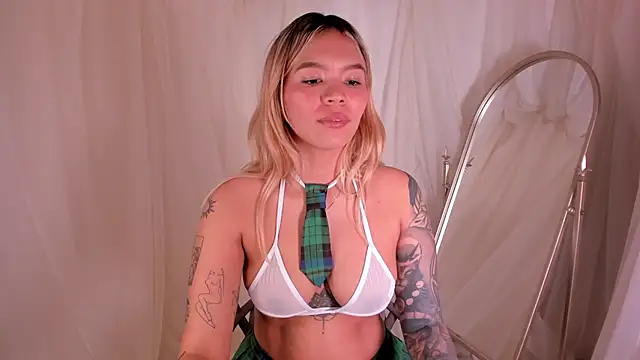 Adria_ross' Live XXX Chat