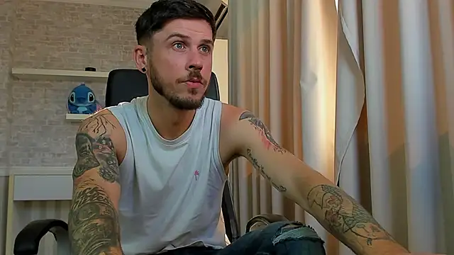 JonahShaw Live XXX Chat