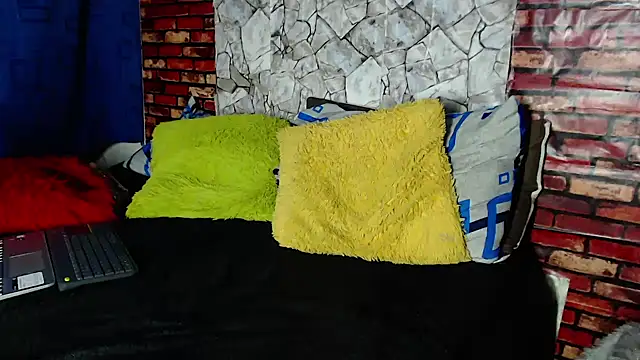 BladeFoxxx1 Adlı Modelin Canlı XXX Sohbeti