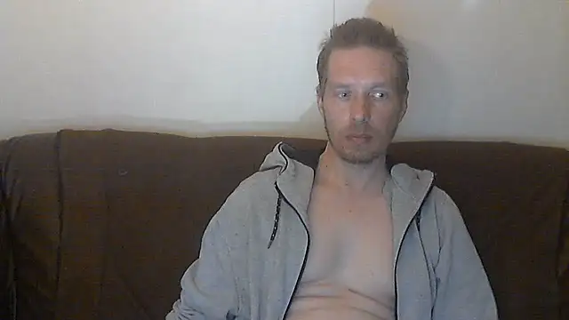 2small4you83 Live XXX Chat
