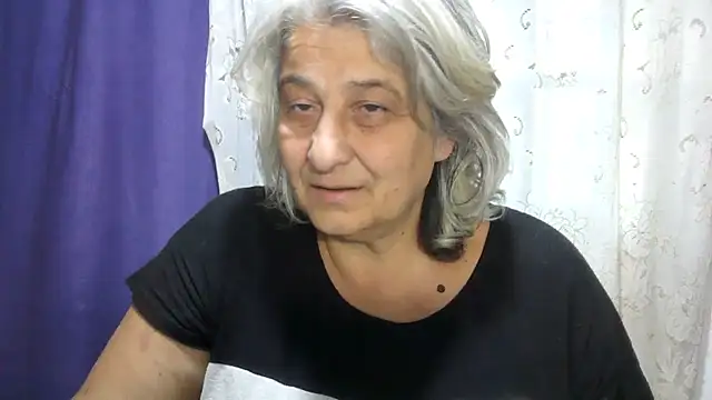 ExquisiteMature élő XXX-chatje