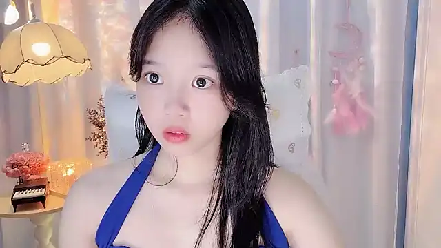 Yanys521 লাইভ XXX চ্যাট