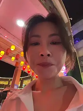 Eva10069のライブXXXチャット