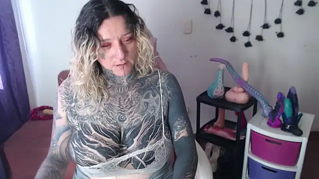 SLOPPYTITSS Live XXX Chat
