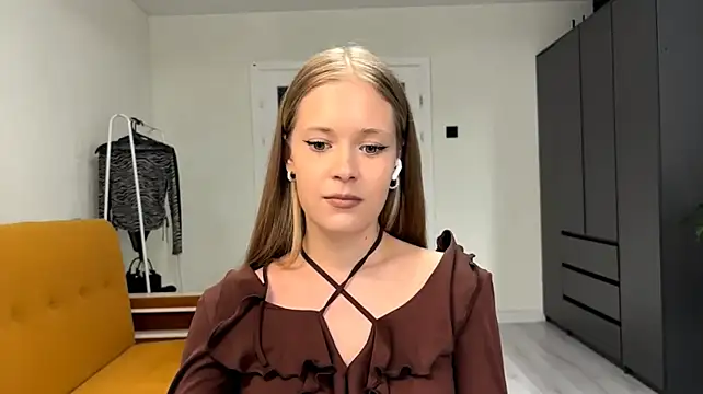 ZaidaSchwarten's Live XXX Chat
