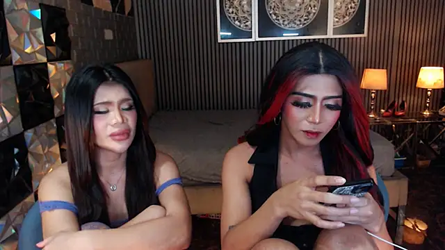 Chat +18 de AudreyMilesTrans ao vivo