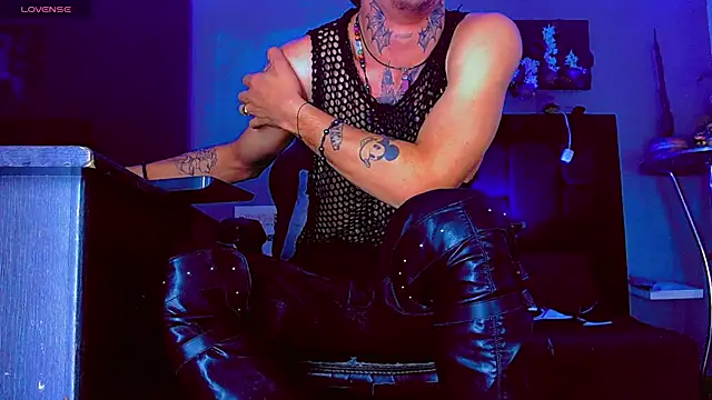 HannibalLester live XXX chat