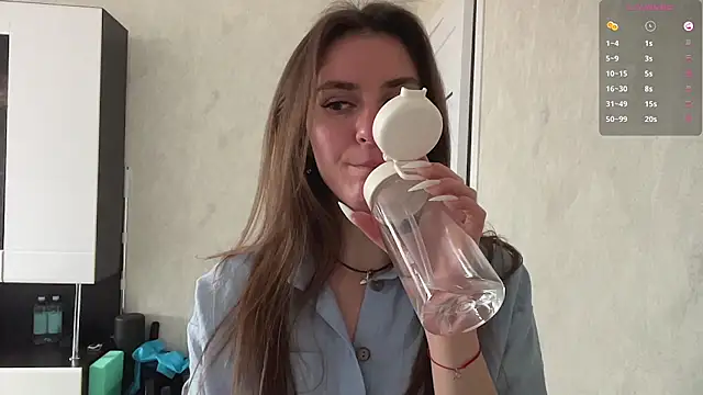 NoemiHimmeI Adlı Modelin Canlı XXX Sohbeti