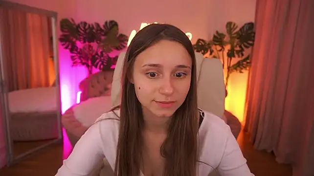 TinyNatalie Chat XXX live
