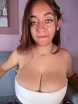 Chat +18 de Lu_Pinkk ao vivo