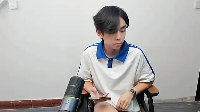 JKQ_334 Show Webcam
