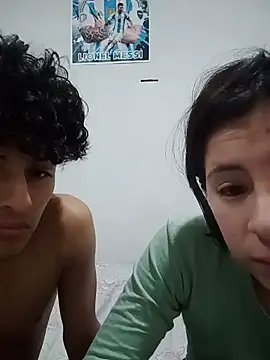Chat +18 de Claudiafresita ao vivo