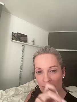 Sabdeluxe Adlı Modelin Canlı XXX Sohbeti