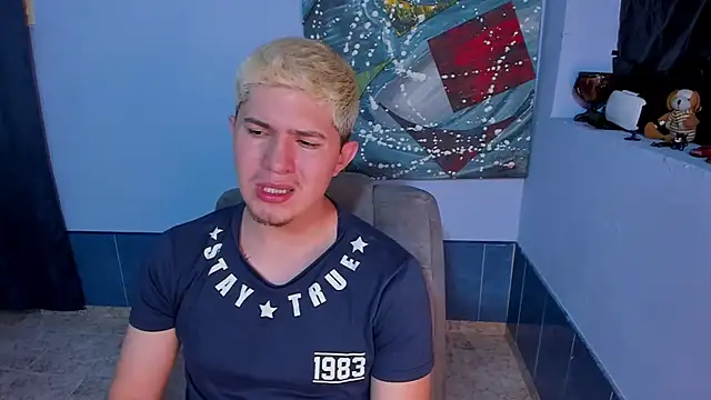 patrik_027 élő XXX-chatje