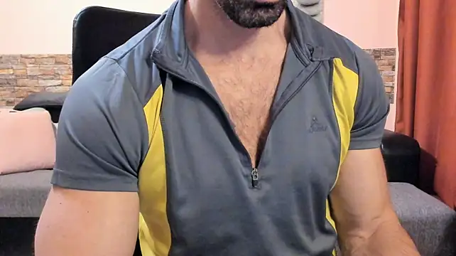 Онлайн чат XXX HotHunkTrainer