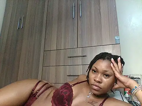 Juicyy_afriq's Live XXX Chat
