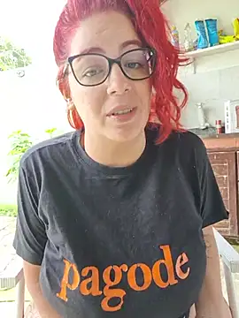 Escarlate4you_ Adlı Modelin Canlı XXX Sohbeti