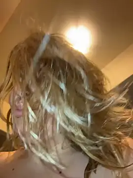 KrisKkiki Chat XXX live