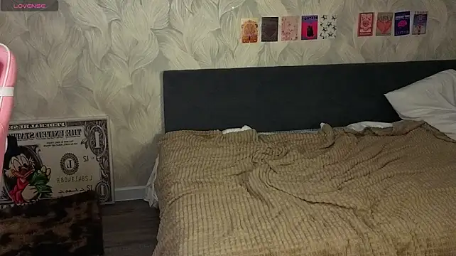 Lilly_Jhonass: онлайн-секс-чат