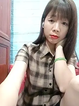 AmyLinee01 即時 XXX 聊天