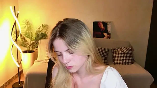 LisaRainbow Chat XXX in diretta