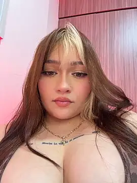 Daniela_ruizz élő XXX-chatje