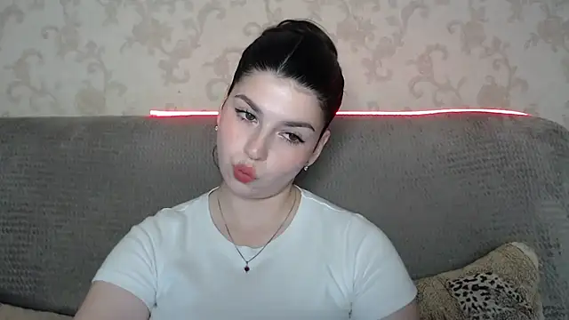 Chat +18 de KisaModel ao vivo