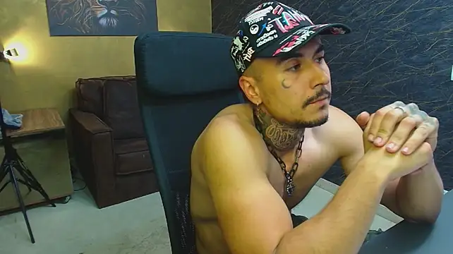 แชท XXX สดของ RomeoBodhi